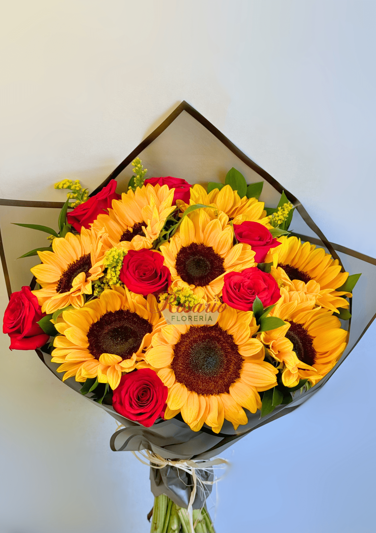 Ramo Mix de Girasoles Rosas y Astromelias.